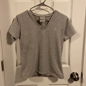 Grey Nike tee shirt